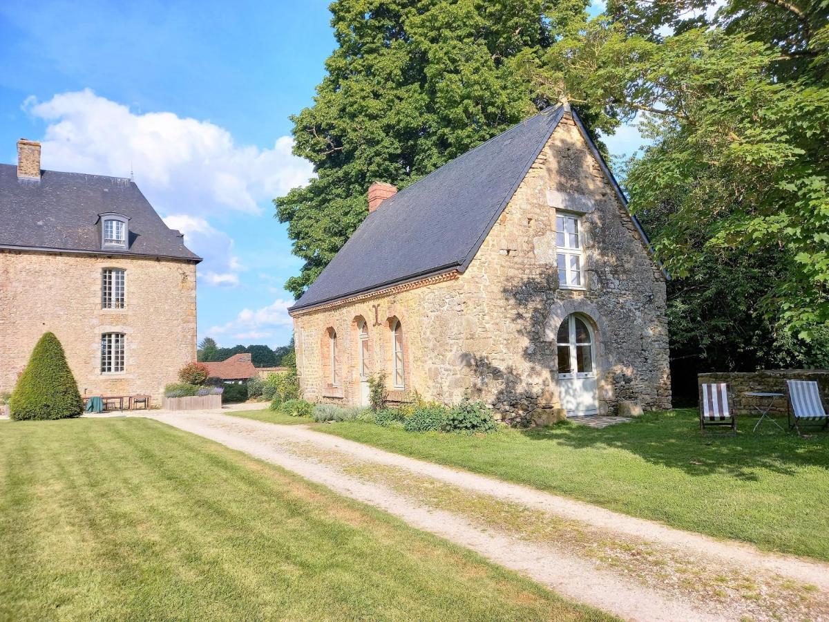 Hostal L'Annexe Du Plessis Bochard Saint-Pierre-des-Nids Exterior foto