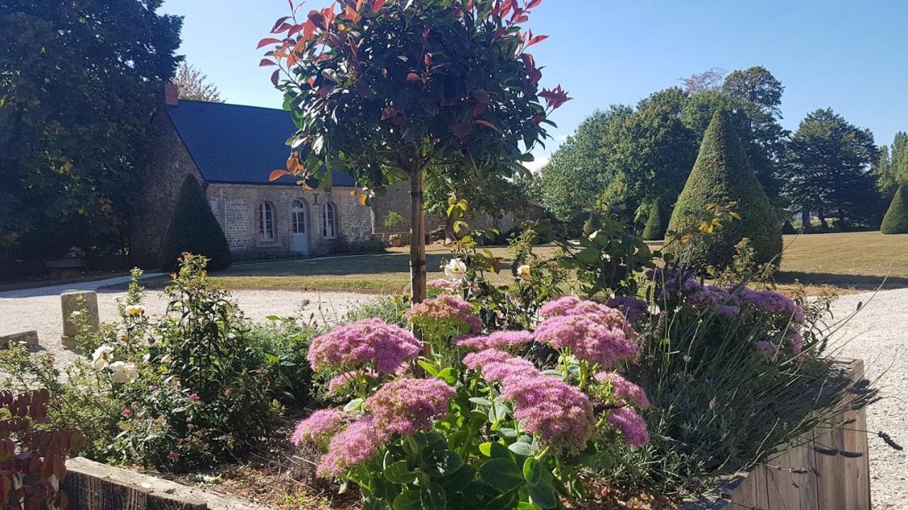 Hostal L'Annexe Du Plessis Bochard Saint-Pierre-des-Nids Exterior foto